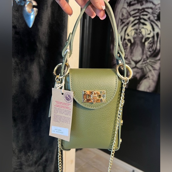 💚💚NWT-ANNA POALA Olive Green GENUINE Leather Stud Phone Holder Crossbody Bag 💚💚 - Picture 6 of 13